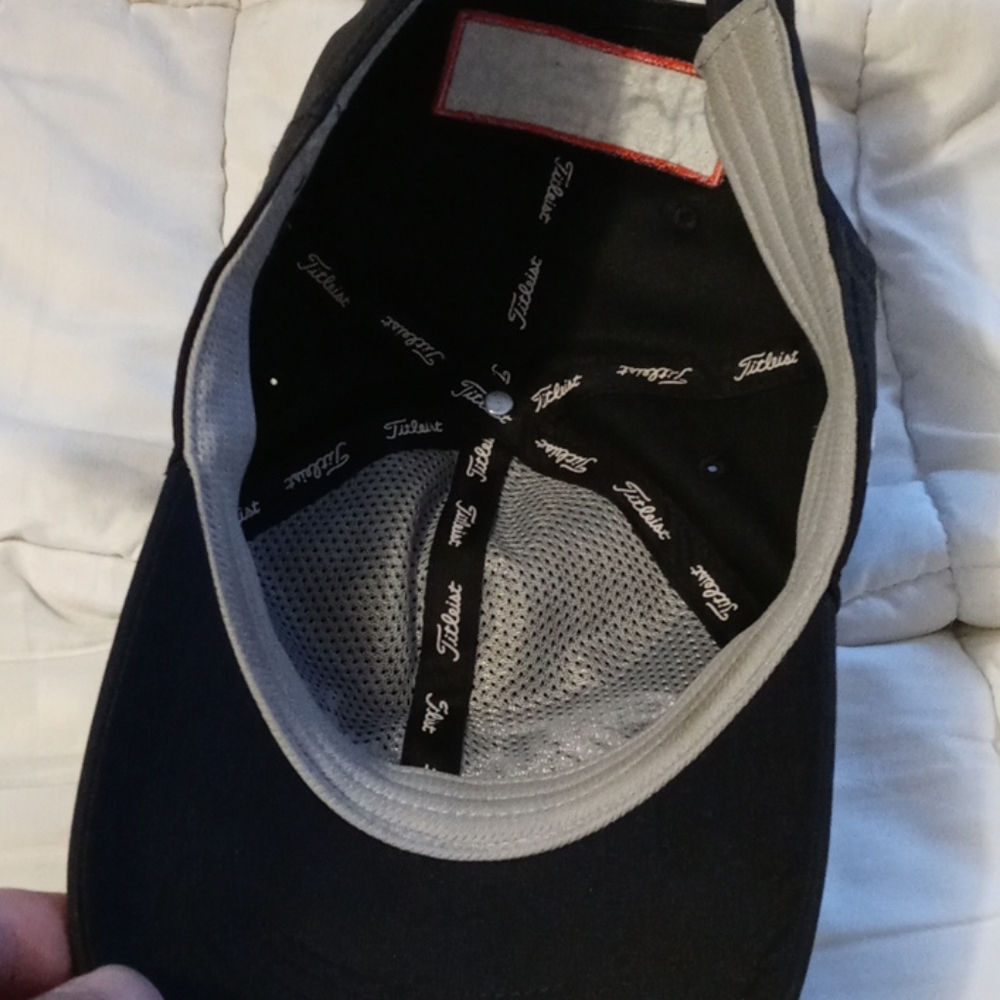 Titleist hat - Picture 5 of 5